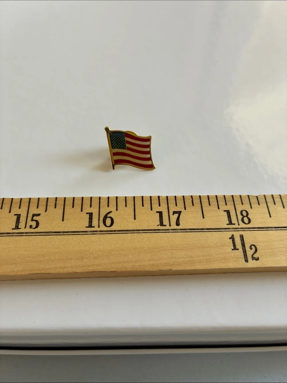 Source Unknown gold tone